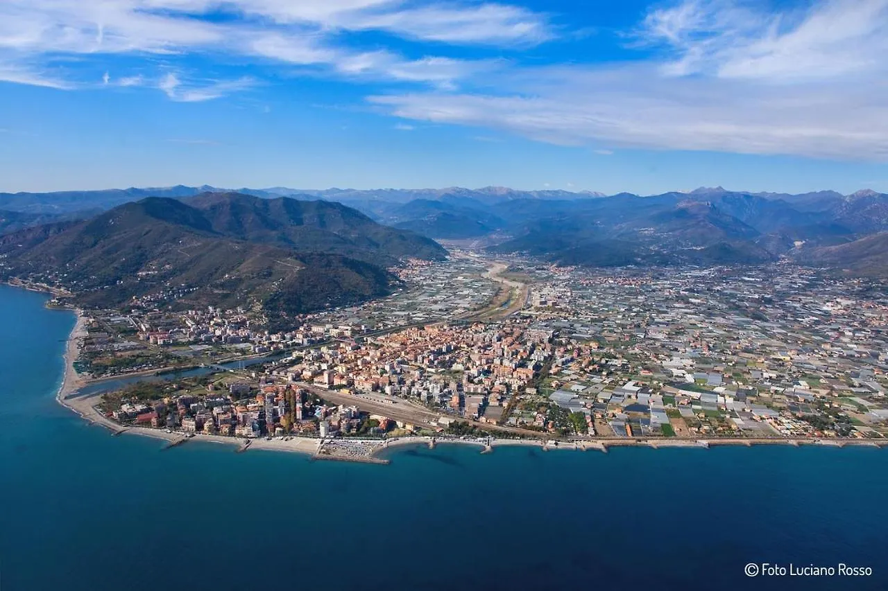 Delizioso Trilocale A Due Passi Dal Mare Di Albenga Διαμέρισμα