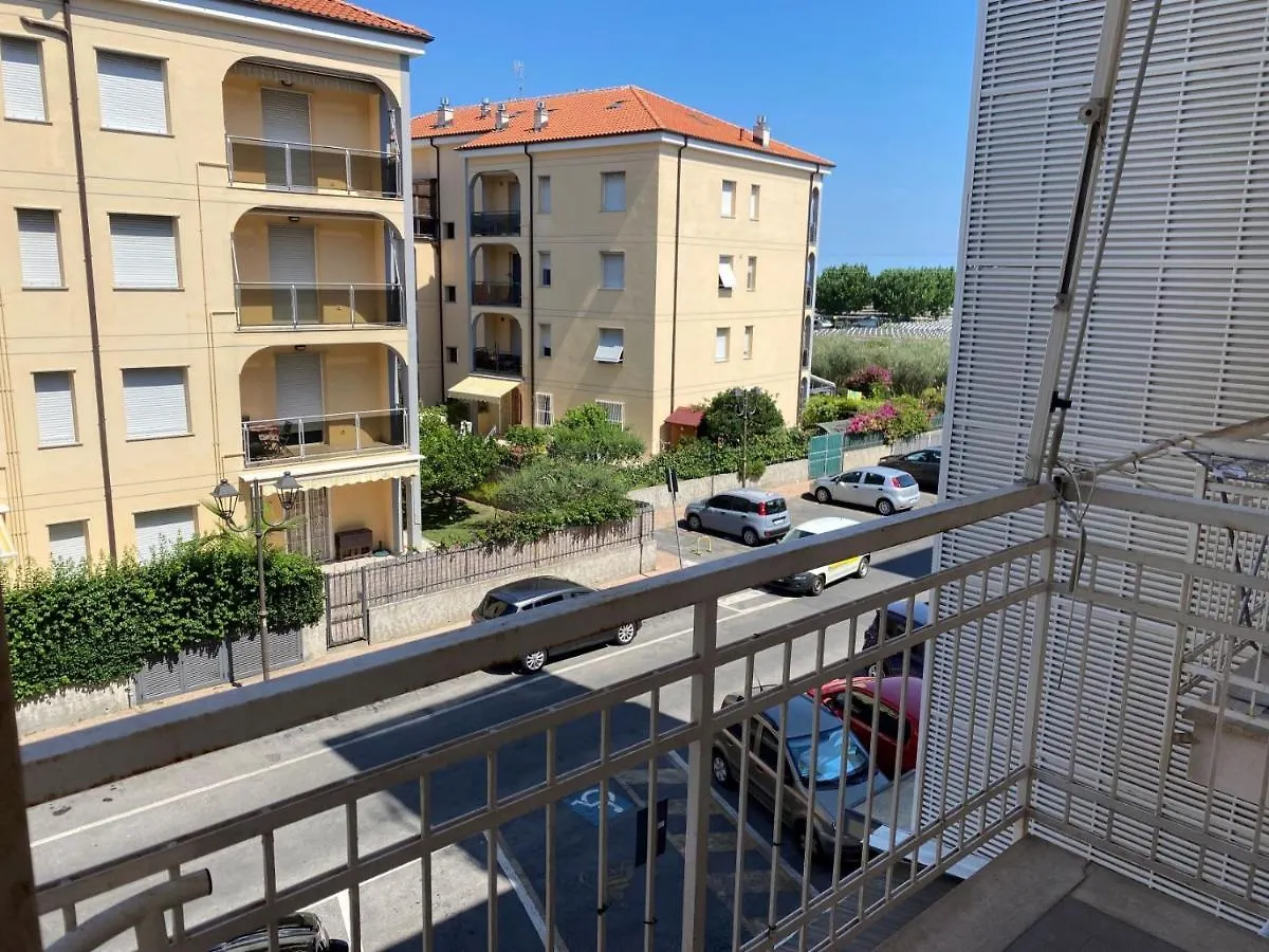 Delizioso Trilocale A Due Passi Dal Mare Di Albenga Διαμέρισμα